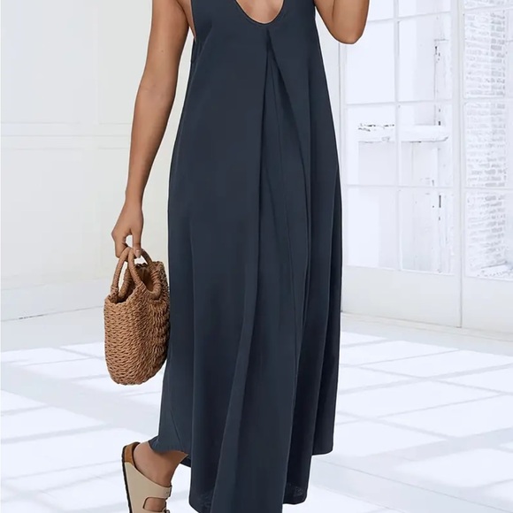 Women’s linen v neck navy sleeveless dress. Versatilite and classic - Picture 4 of 7